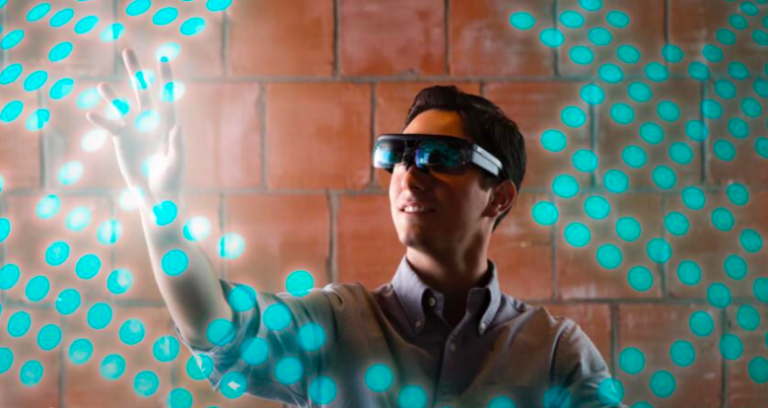 Qualcomm’s AR “Smart Viewer” lets you pin virtual screens to your walls